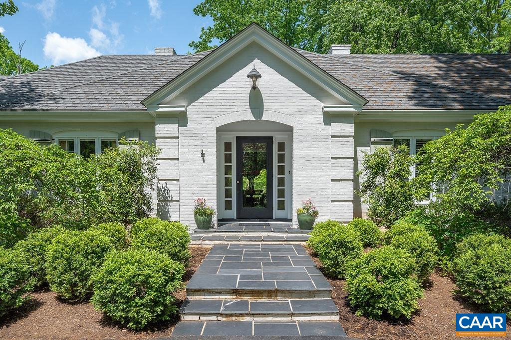 960 Windsor Road Charlottesville, VA 22901 - Photo 7 of 51 a front view of a house with garden