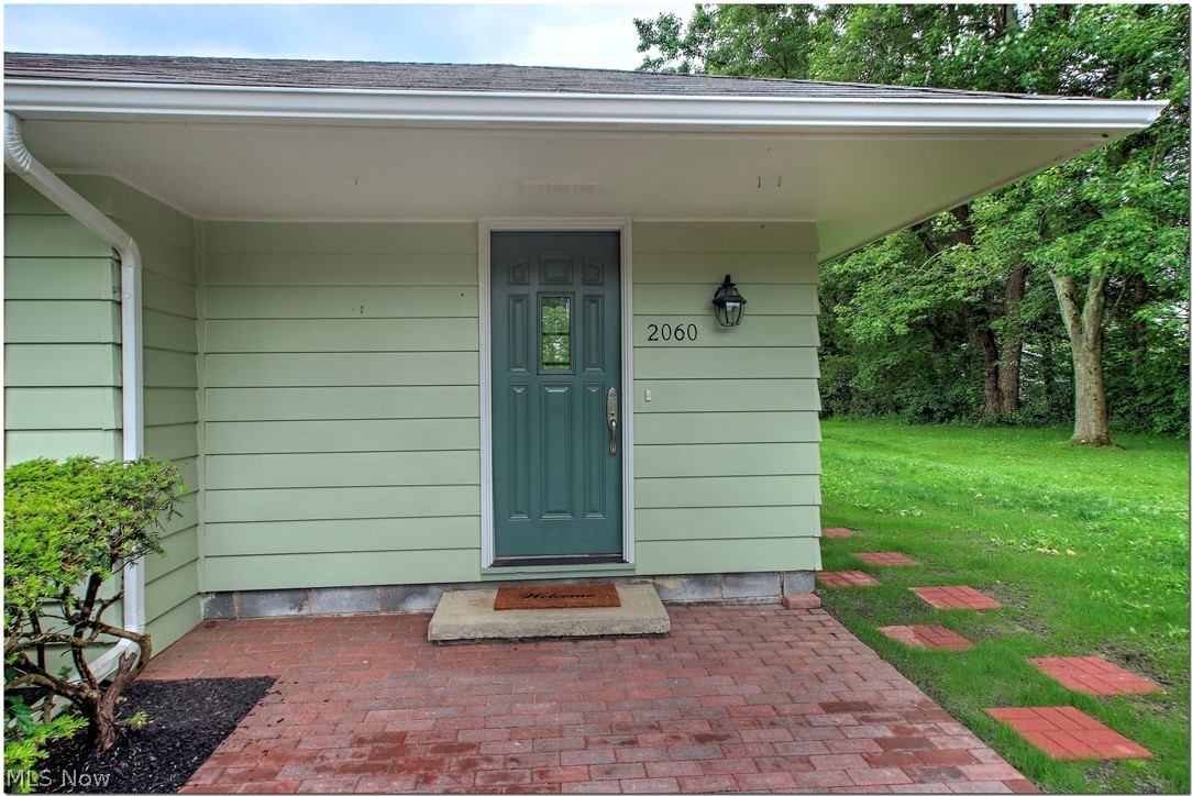 2060 Middleton Road Hudson, OH 44236 - Photo 24 of 33 Side entrance