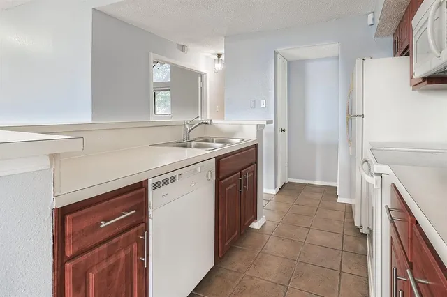 $1,490 | 3420 Country Club Drive West, Unit 214, Irving, TX 75038