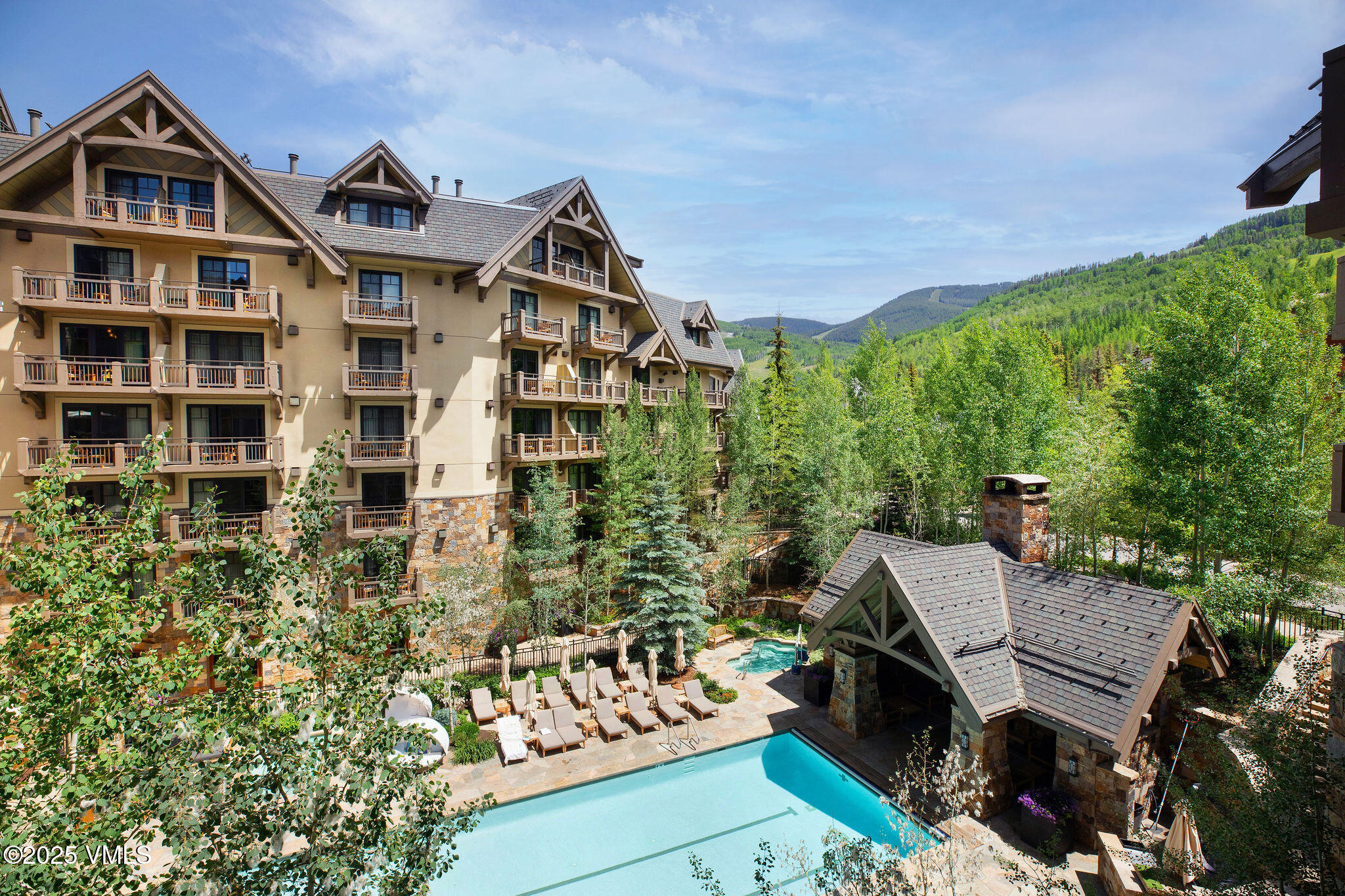 2506_four_seasons_5102_exterior_deck_vie