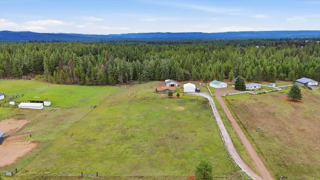 $399,000 | 40416 North Sunset Lane, Deer Park, WA 99006