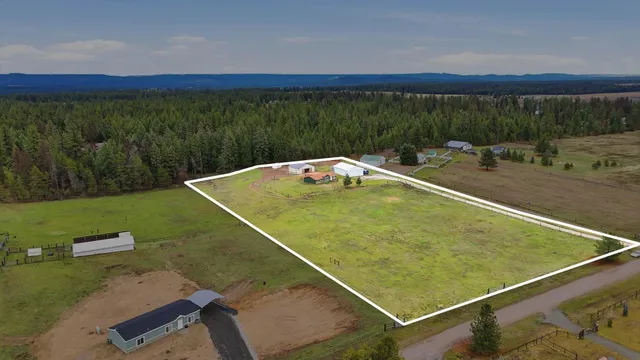 $399,000 | 40416 North Sunset Lane, Deer Park, WA 99006