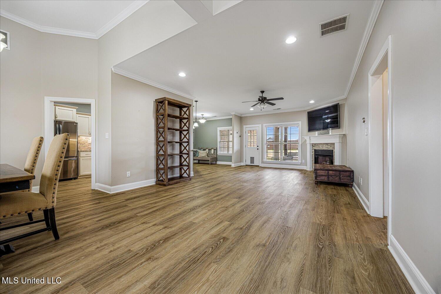 2087 South Jefferson Loop Hernando, MS 38632 - Photo 9 of 30 09-08-2627882ah-2087 S Jefferson Loop