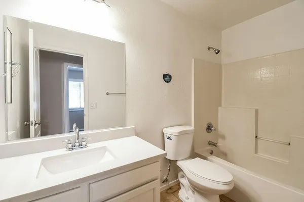 $2,120 | 9146 East Encanto Street, Mesa, AZ 85207