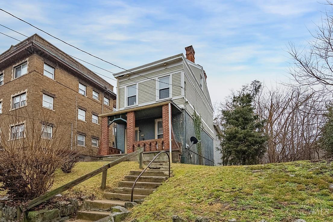 823 William Howard Taft Road Cincinnati, OH 45206 - Photo 2 of 22