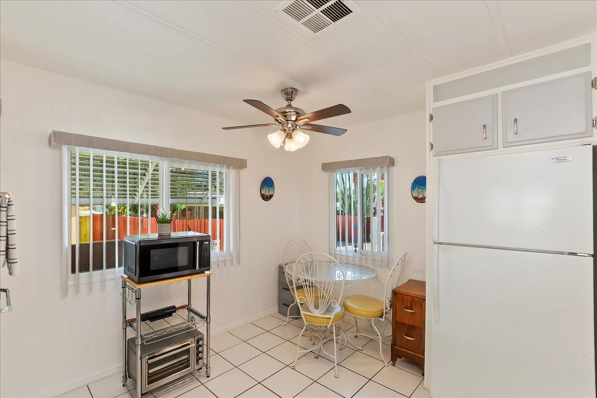 93 Jupiter Street Palm Springs, CA 92264 - Photo 7 of 23 93 Jupiter 11-Kitchen