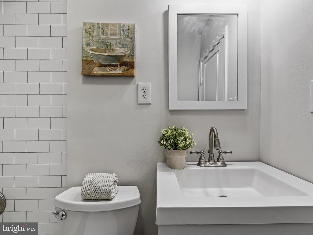 7718 Meath Road Dundalk, MD 21222 - Photo 17 of 34