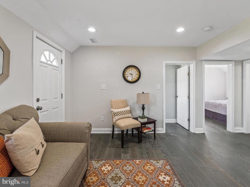 7718 Meath Road Dundalk, MD 21222 - Photo 6 of 34