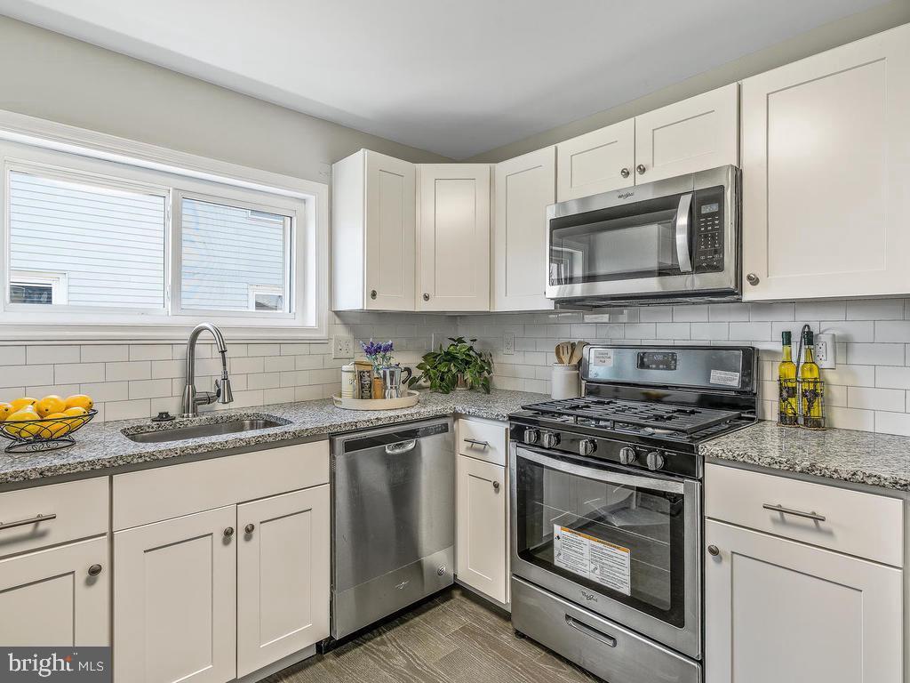 7718 Meath Road Dundalk, MD 21222 - Photo 7 of 34