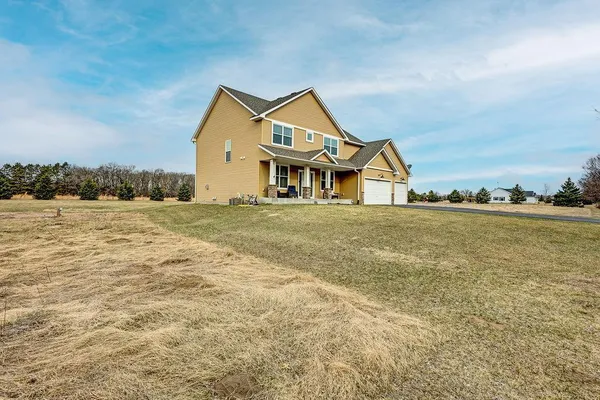 $649,900 | 10551 Lanesboro Way, North Branch, MN 55056