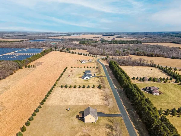 $649,900 | 10551 Lanesboro Way, North Branch, MN 55056