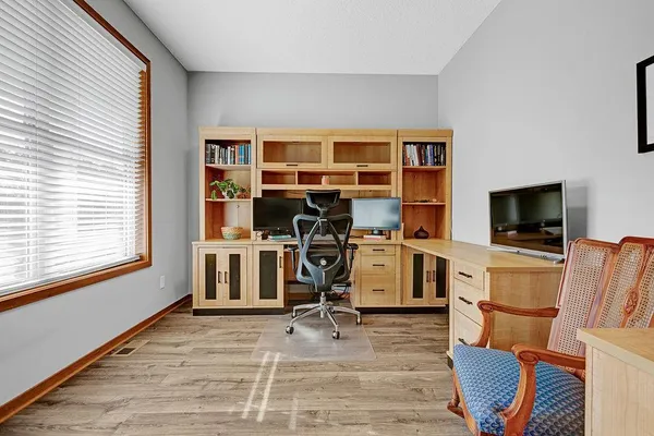 $649,900 | 10551 Lanesboro Way, North Branch, MN 55056