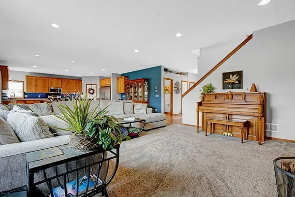 $649,900 | 10551 Lanesboro Way, North Branch, MN 55056