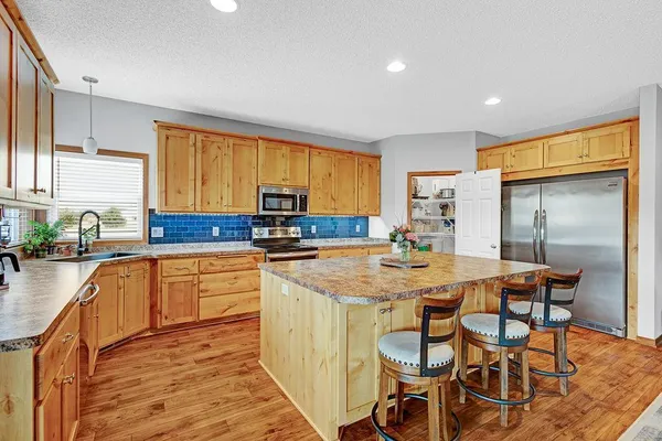 $649,900 | 10551 Lanesboro Way, North Branch, MN 55056