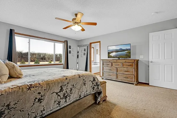 $649,900 | 10551 Lanesboro Way, North Branch, MN 55056