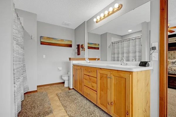 $649,900 | 10551 Lanesboro Way, North Branch, MN 55056