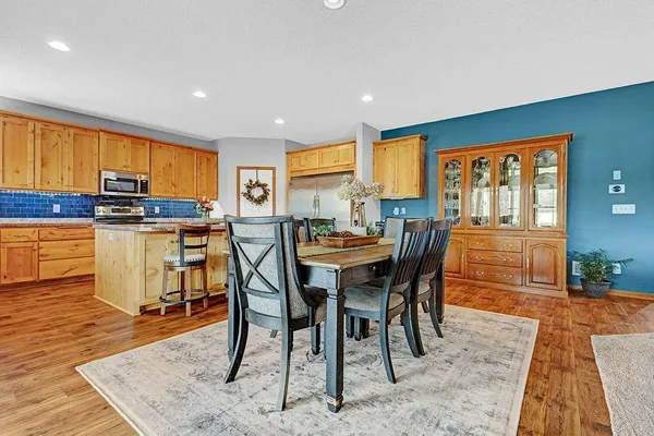 $649,900 | 10551 Lanesboro Way, North Branch, MN 55056