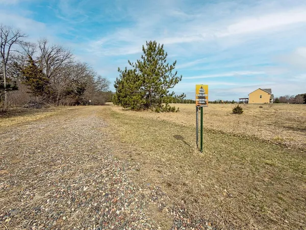 $649,900 | 10551 Lanesboro Way, North Branch, MN 55056