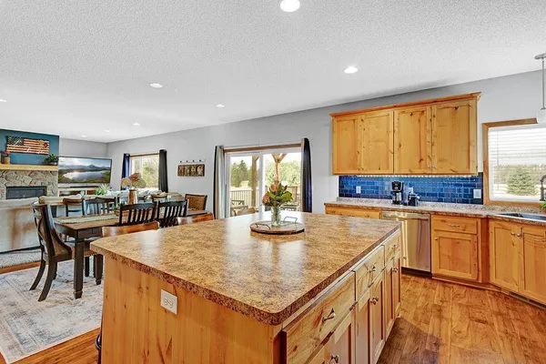 $649,900 | 10551 Lanesboro Way, North Branch, MN 55056