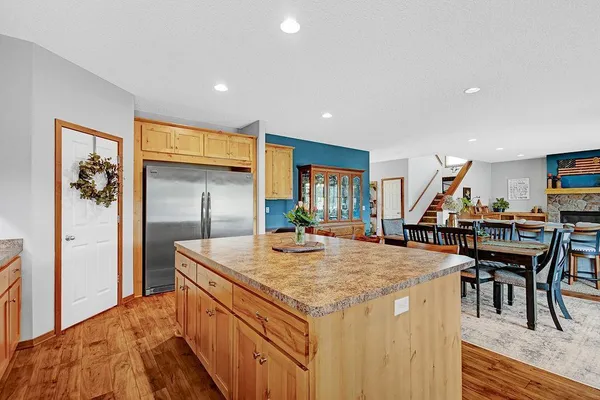 $649,900 | 10551 Lanesboro Way, North Branch, MN 55056