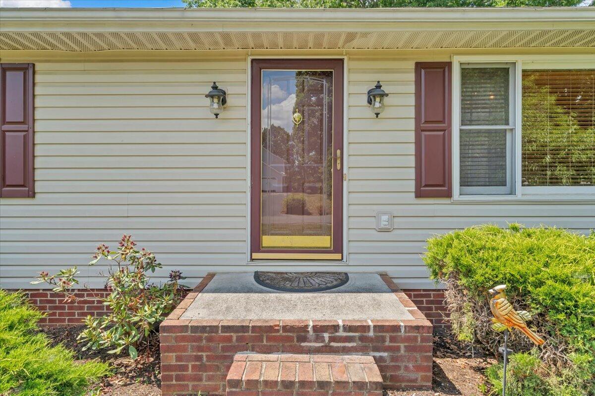 165 Fox Fire Cloverdale, VA 24077 - Photo 4 of 54 04-MIB07125-R5
