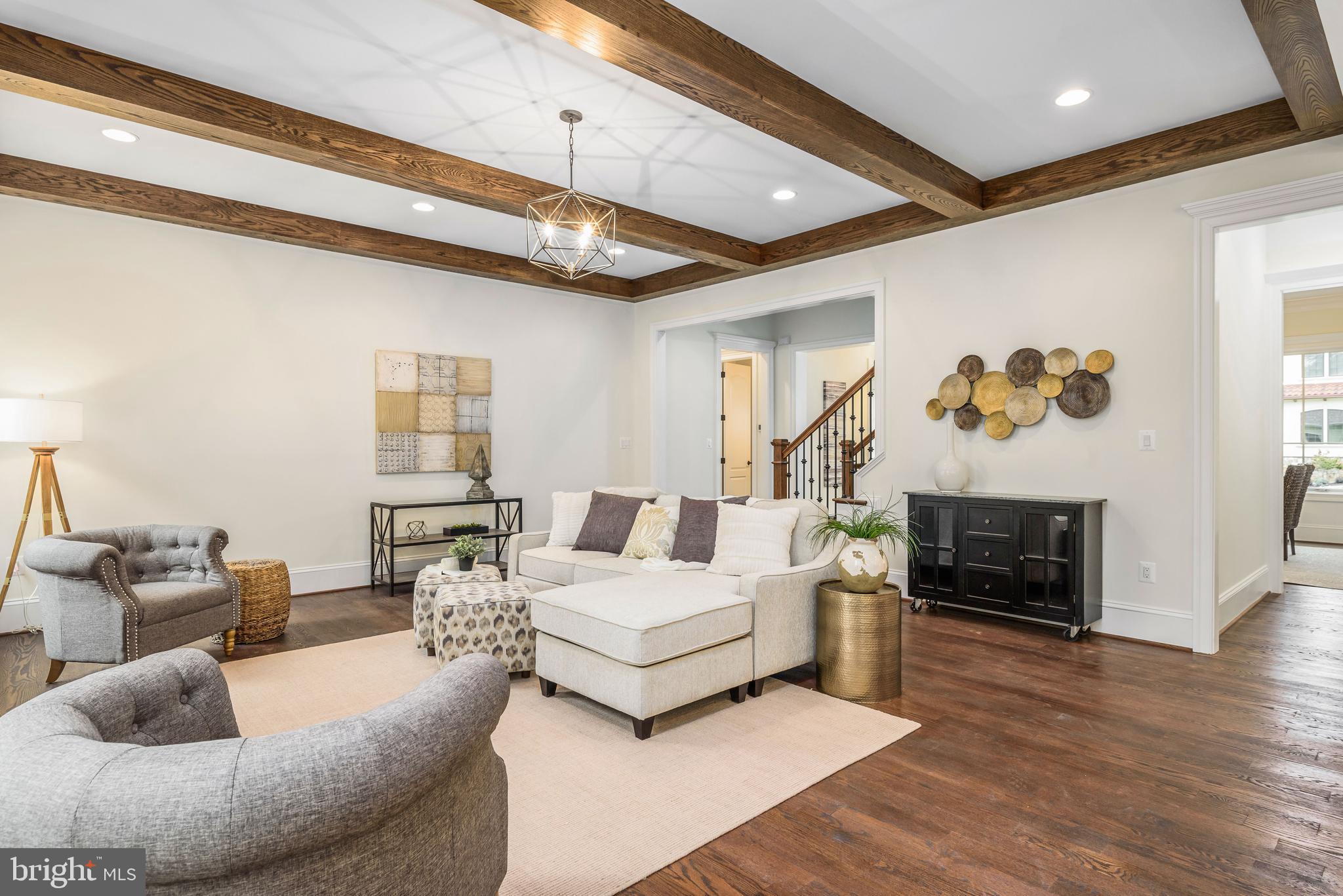 913 Ninovan Road Southeast Vienna, VA 22180 - Photo 13 of 48 Gallery Image 13