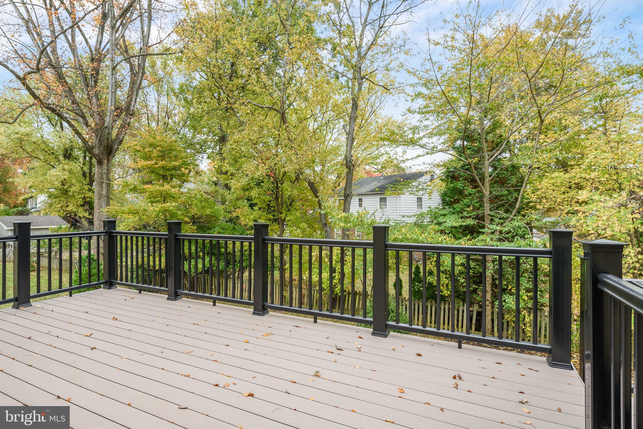 913 Ninovan Road Southeast Vienna, VA 22180 - Photo 21 of 48 Gallery Image 21