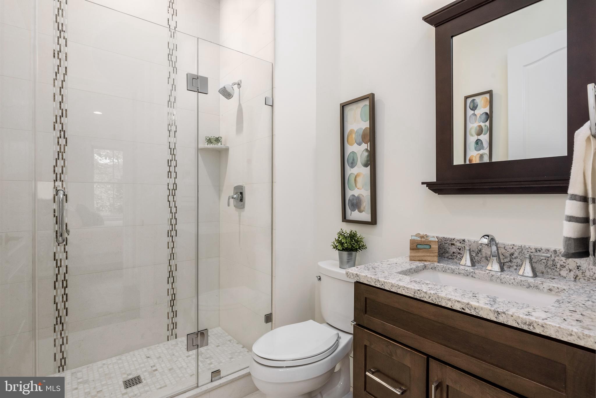 913 Ninovan Road Southeast Vienna, VA 22180 - Photo 23 of 48 Gallery Image 23