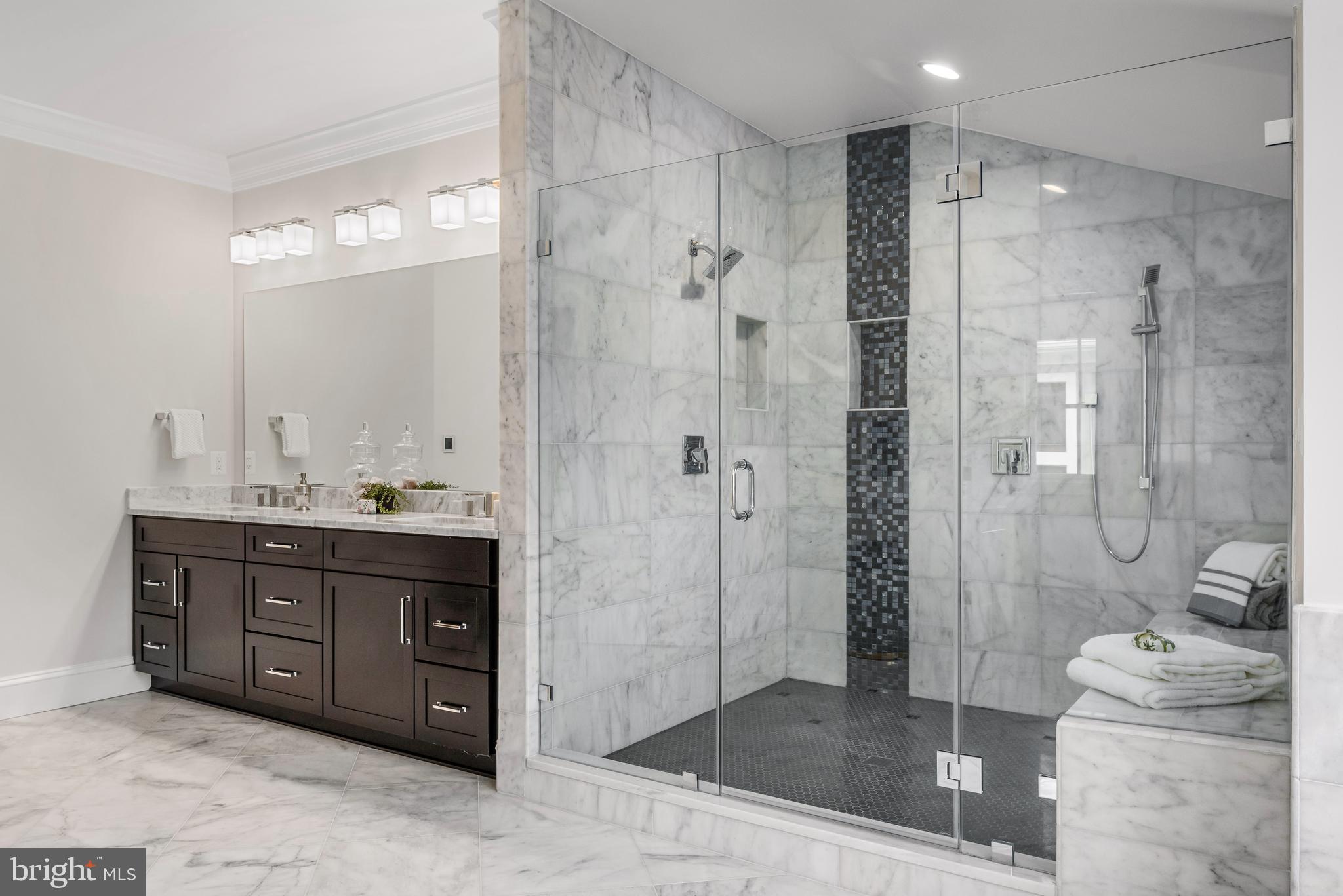 913 Ninovan Road Southeast Vienna, VA 22180 - Photo 31 of 48 Gallery Image 31