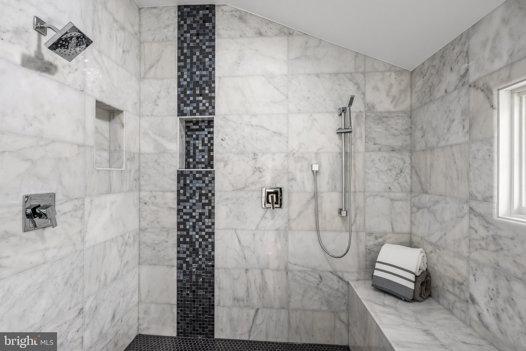 913 Ninovan Road Southeast Vienna, VA 22180 - Photo 32 of 48 Gallery Image 32