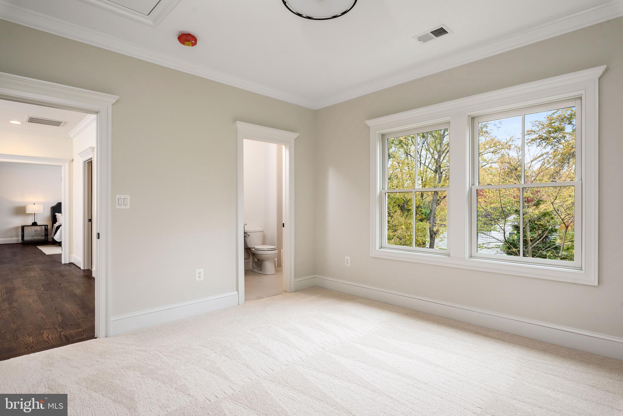 913 Ninovan Road Southeast Vienna, VA 22180 - Photo 38 of 48 Gallery Image 38