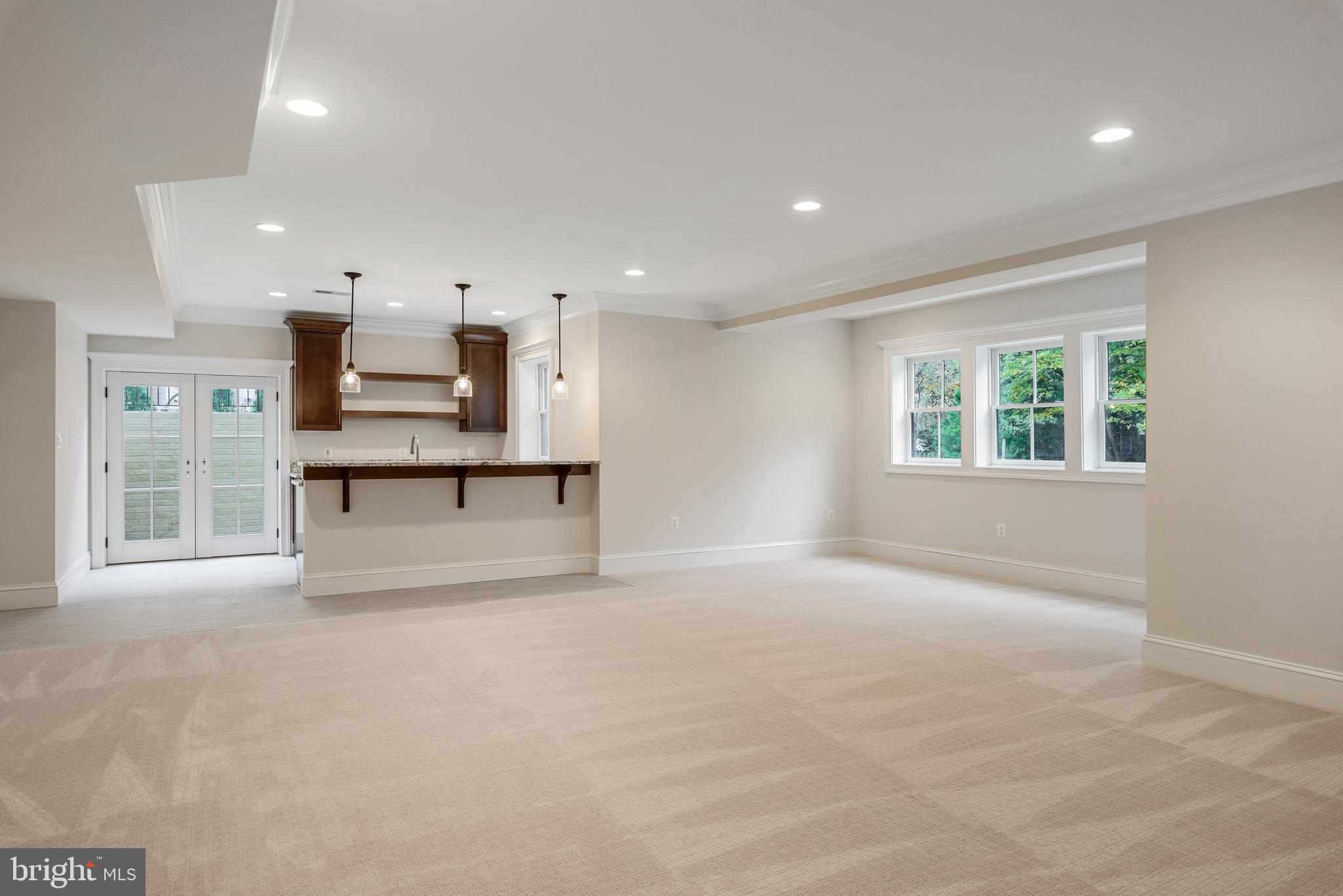 913 Ninovan Road Southeast Vienna, VA 22180 - Photo 41 of 48 Gallery Image 41