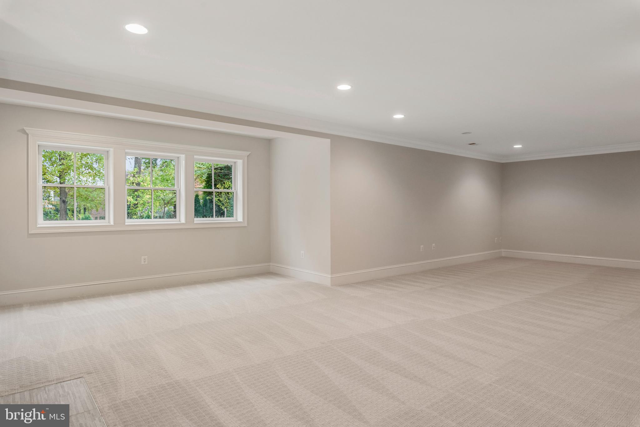 913 Ninovan Road Southeast Vienna, VA 22180 - Photo 43 of 48 Gallery Image 43