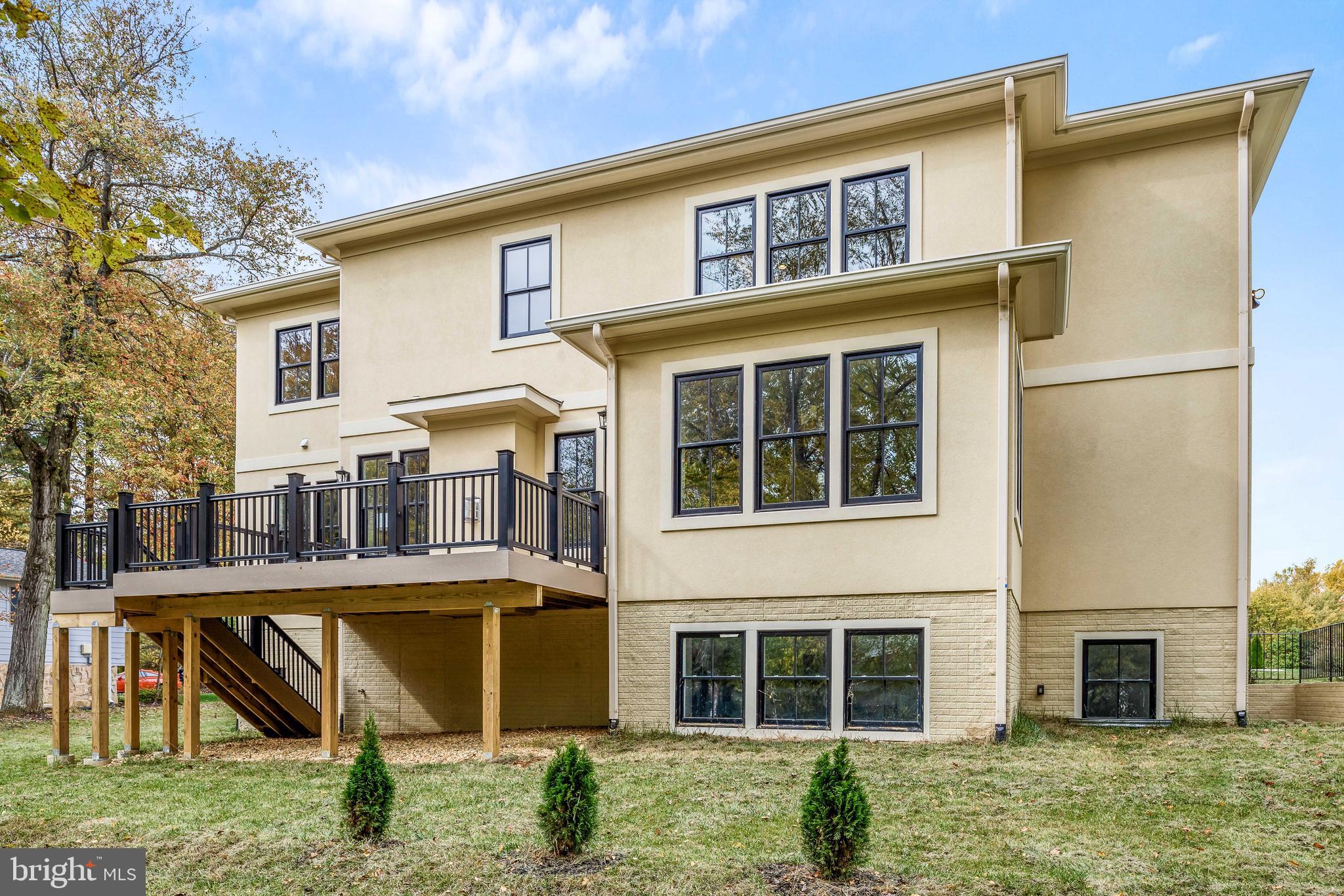 913 Ninovan Road Southeast Vienna, VA 22180 - Photo 47 of 48 Gallery Image 47