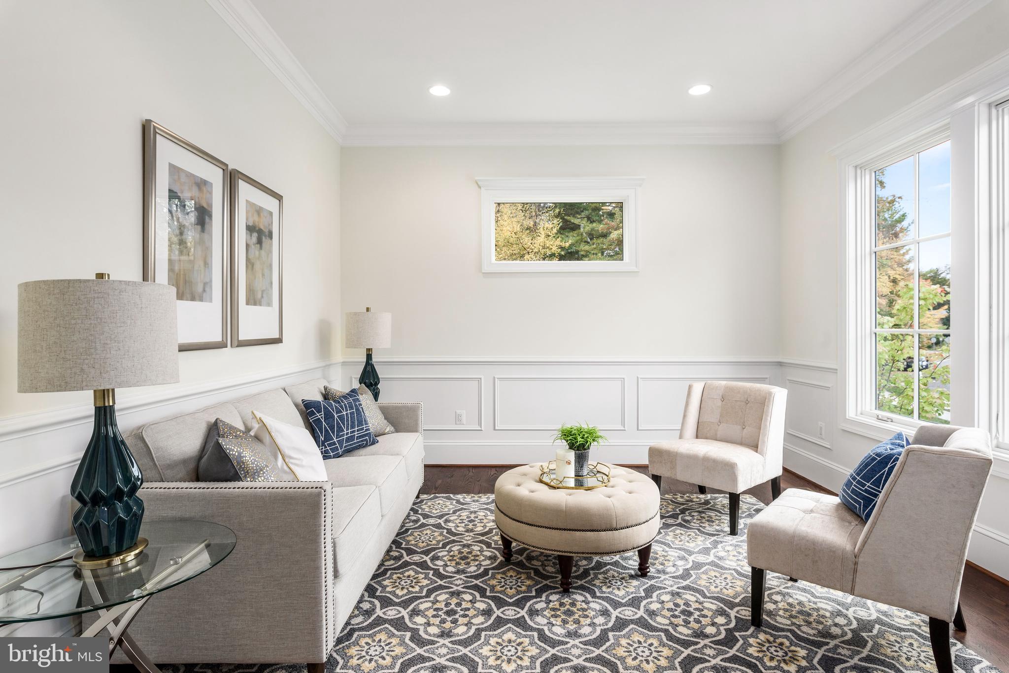 913 Ninovan Road Southeast Vienna, VA 22180 - Photo 6 of 48 Gallery Image 6