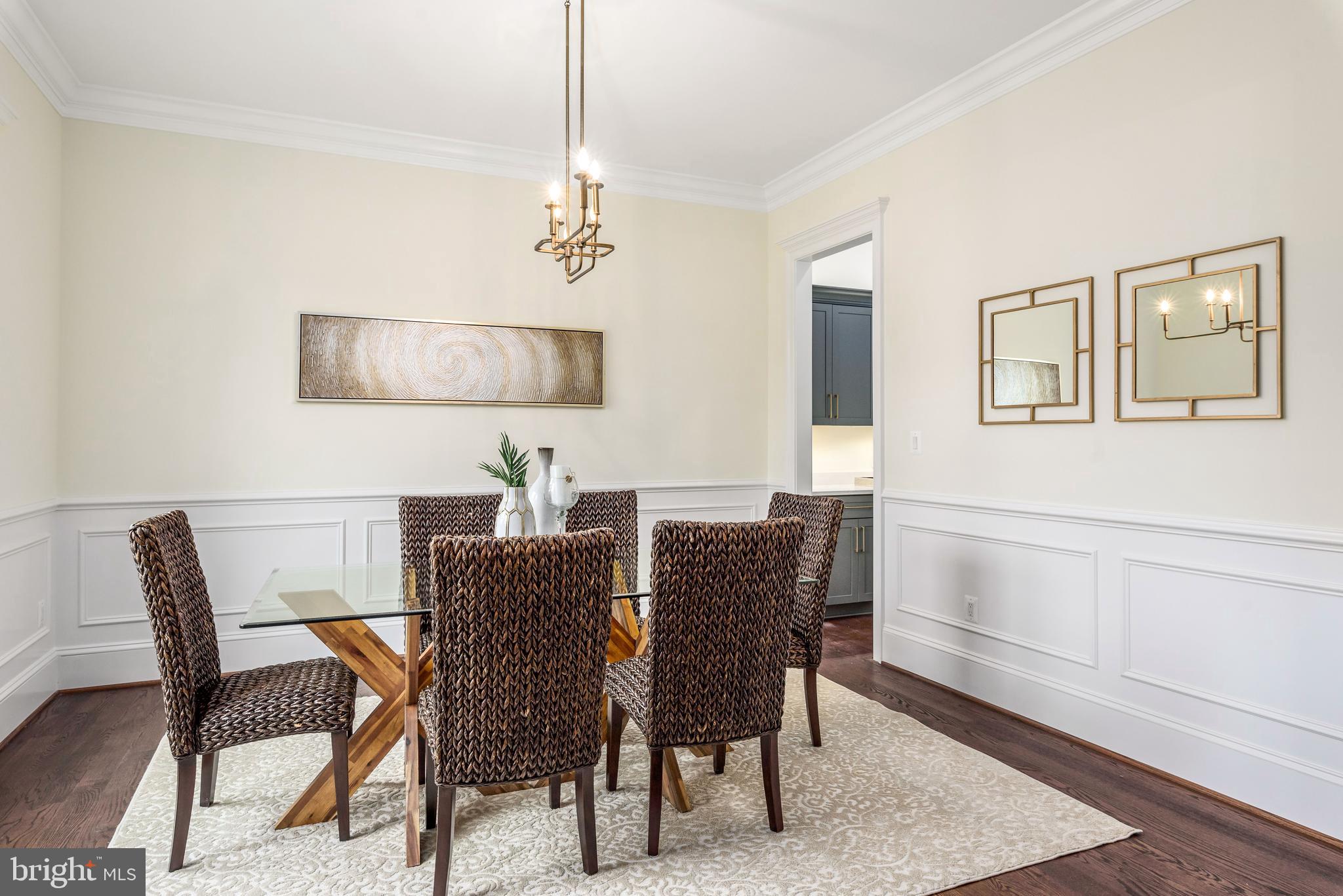 913 Ninovan Road Southeast Vienna, VA 22180 - Photo 8 of 48 Gallery Image 8