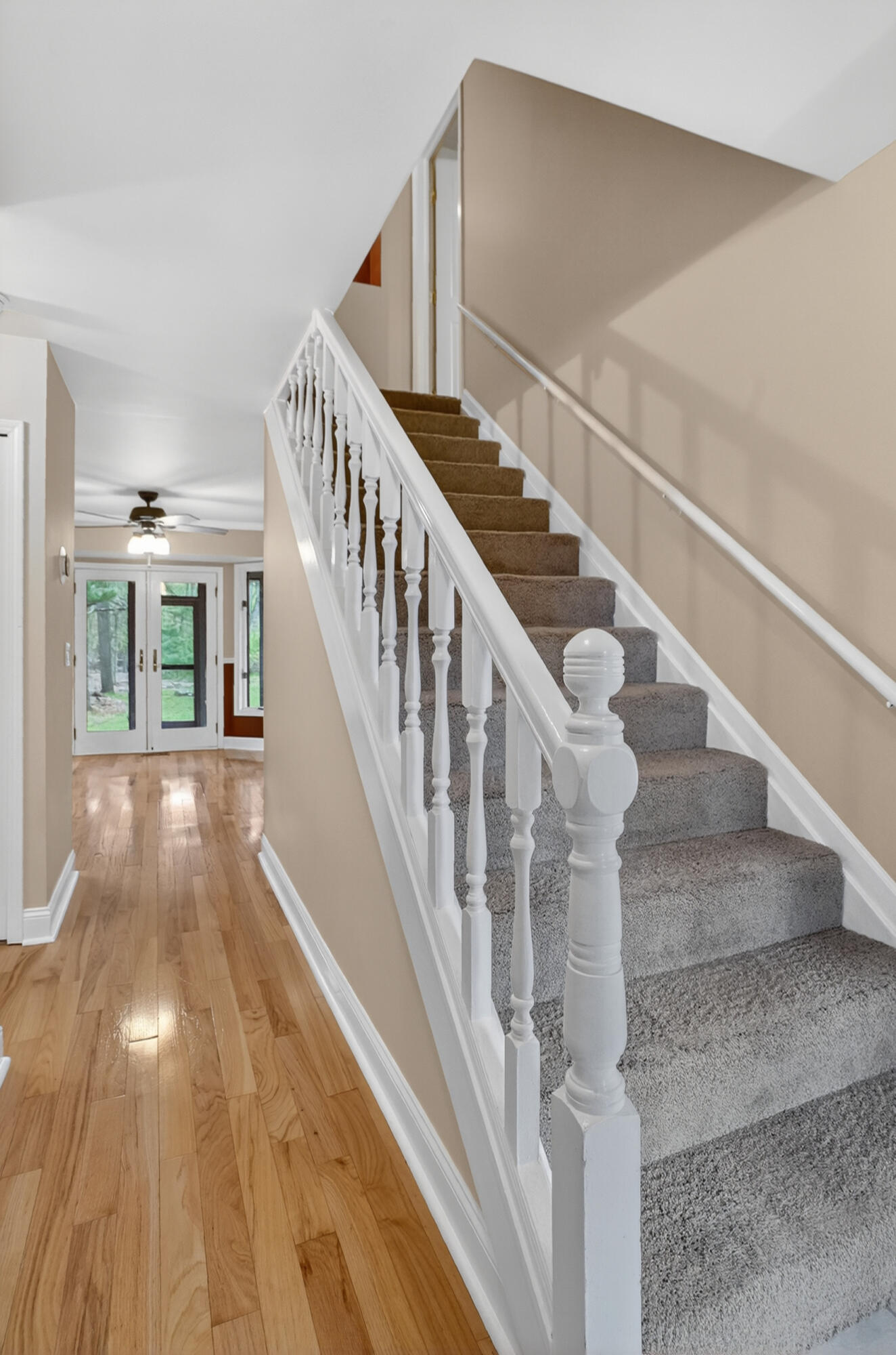 11425 Mcgregor Road Pinckney, MI 48169 - Photo 30 of 50 Upstairs Staircase