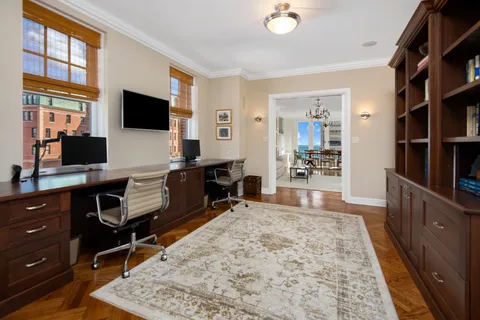 $1,650,000 | 421 West Melrose Street, Unit 18BC, Chicago, IL 60657
