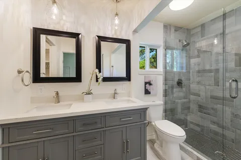 $550,000 | 9405 Shady Oaks Drive, Austin, TX 78729