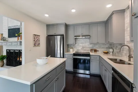 $550,000 | 9405 Shady Oaks Drive, Austin, TX 78729