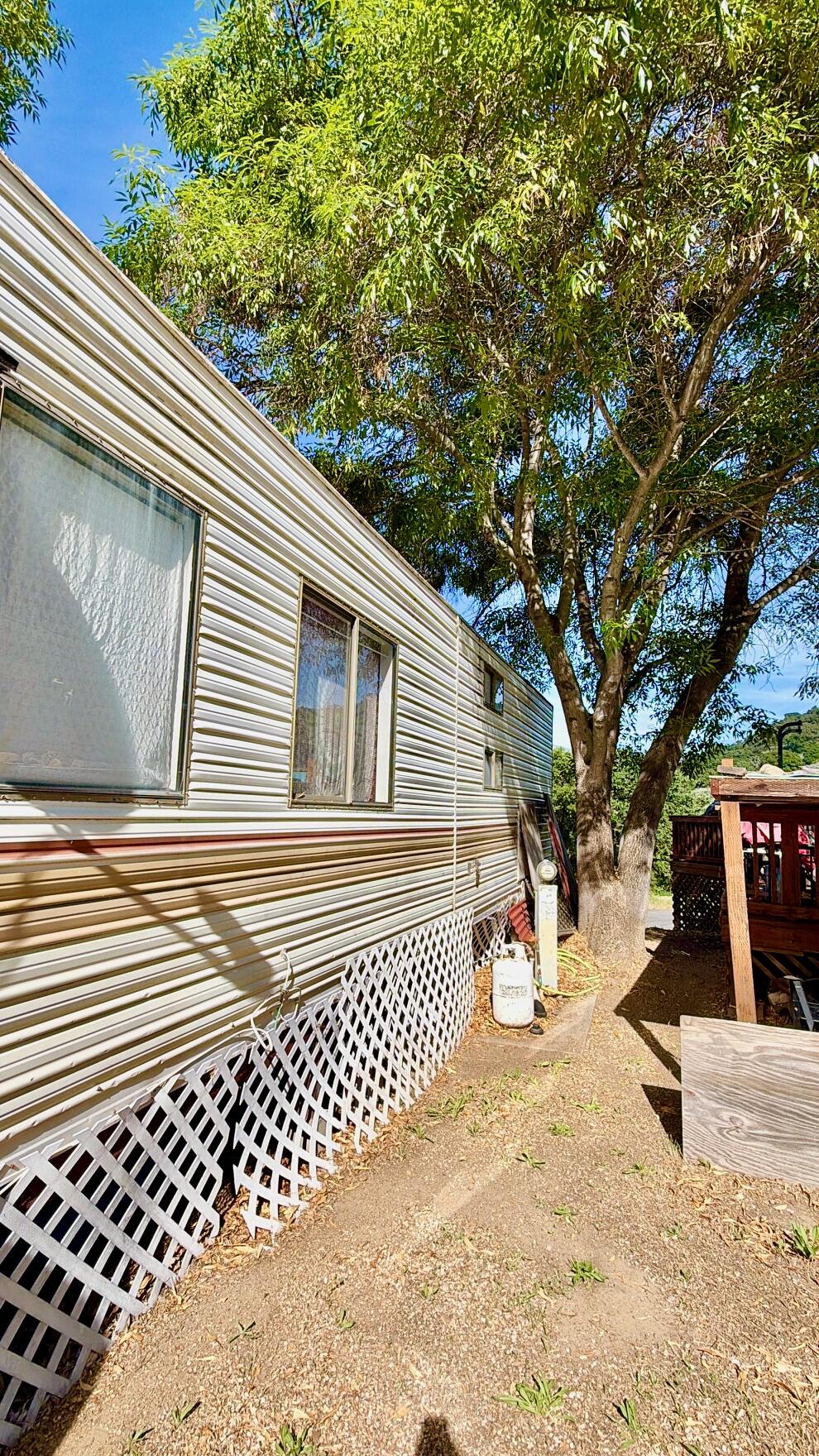 3750 Paradise Road, Unit 97 Santa Barbara, CA 93105 - Photo 9 of 17 a backyard of a house