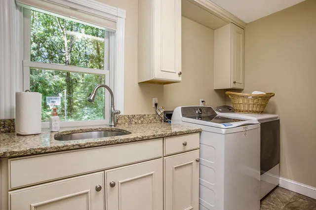 $699,900 | 100 Alto Relievo Way, Marshall, MI 49068