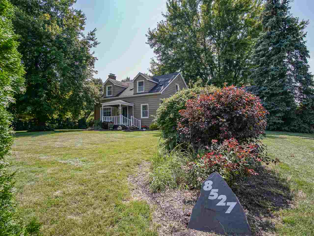 8527 Auburn Road Fort Wayne, IN 46825 - Photo 3 of 36
