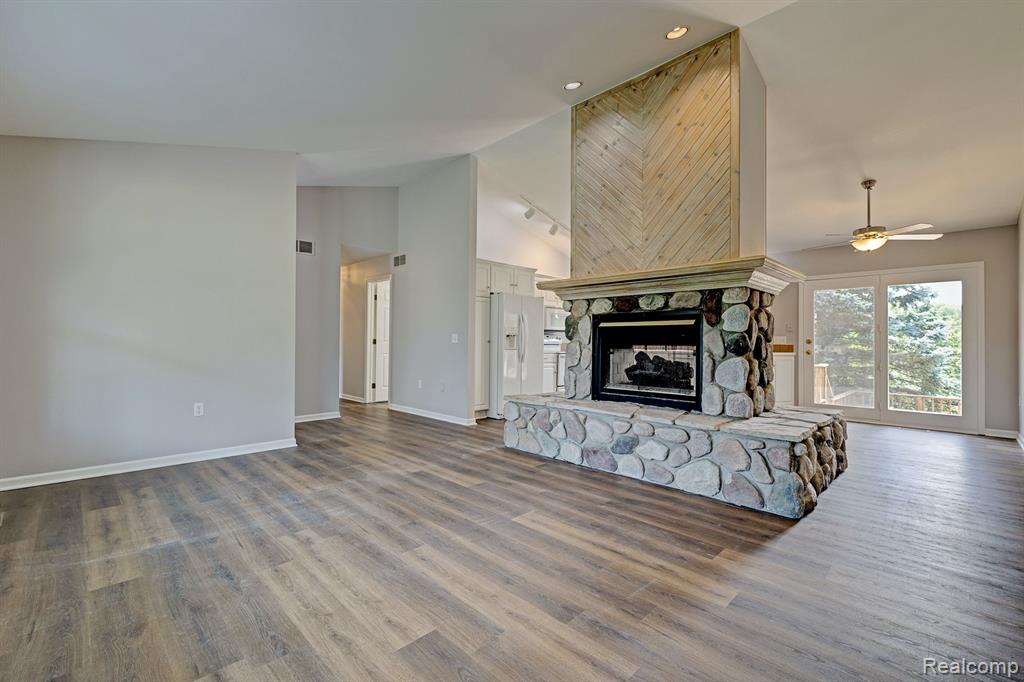1676 Greenwood Road Lapeer, MI 48446 - Photo 7 of 41 Gallery Image 7