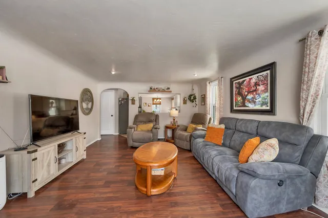 $249,900 | 1433 11th Avenue, Green Bay, WI 54304