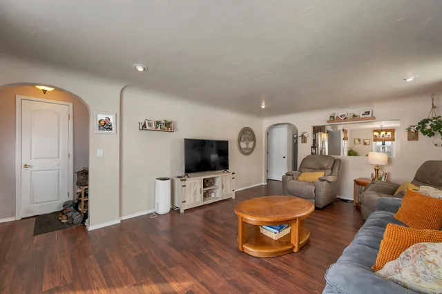 $249,900 | 1433 11th Avenue, Green Bay, WI 54304