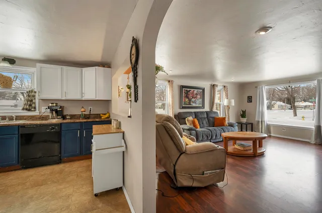 $249,900 | 1433 11th Avenue, Green Bay, WI 54304