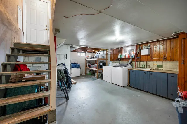 $249,900 | 1433 11th Avenue, Green Bay, WI 54304