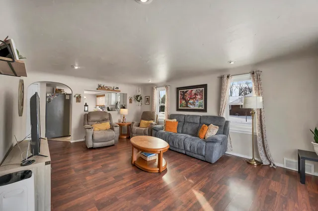 $249,900 | 1433 11th Avenue, Green Bay, WI 54304