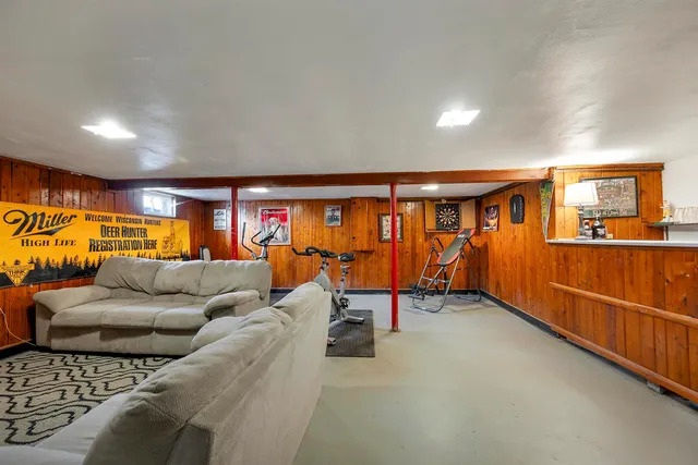 $249,900 | 1433 11th Avenue, Green Bay, WI 54304